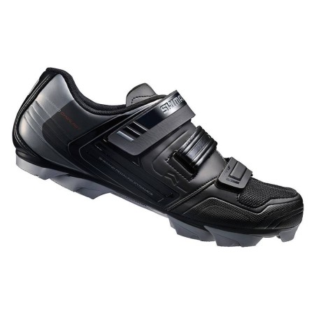 Compra Pack Shimano XC31 + Pedales XT SPD: Rendimiento y Estilo