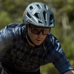 Compra Casco DPV Centaur Gris Oscuro Naranja - Seguridad y Estilo