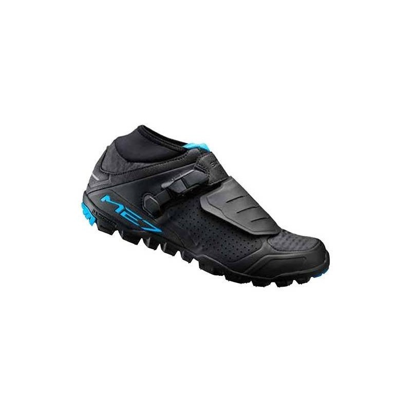 Zapatillas Shimano ME7 + Pedales XT 8020: ¡Aventura Sin Límites!