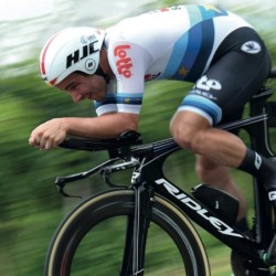 Casco HJC Contrarreloj Adwatt Blanco: ¡Rinde al Máximo!