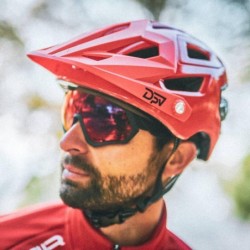 Casco DPV Centaur Rojo Negro: Seguridad y Estilo, ¡Compra Ahora!