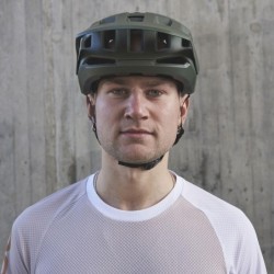 Compra Casco POC Kortal Race MIPS Verde Pino - ¡Seguridad y Estilo!